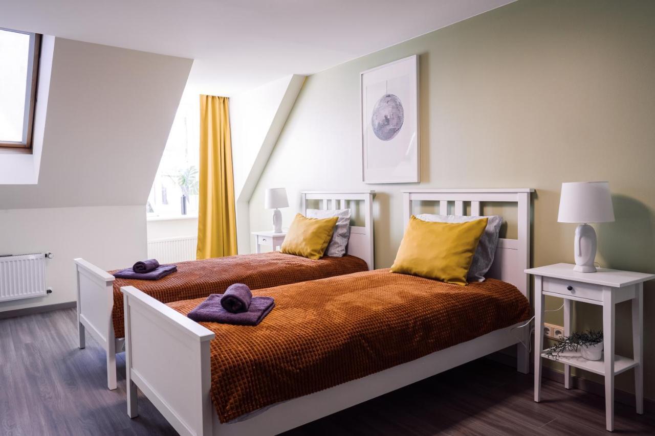 Rothko Apartment/8 Guests/4Bedrooms/Riga Old Town ภายนอก รูปภาพ