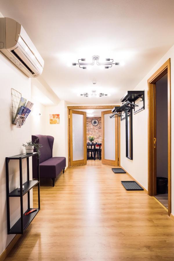 Rothko Apartment/8 Guests/4Bedrooms/Riga Old Town ภายนอก รูปภาพ