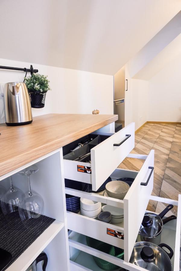 Rothko Apartment/8 Guests/4Bedrooms/Riga Old Town ภายนอก รูปภาพ