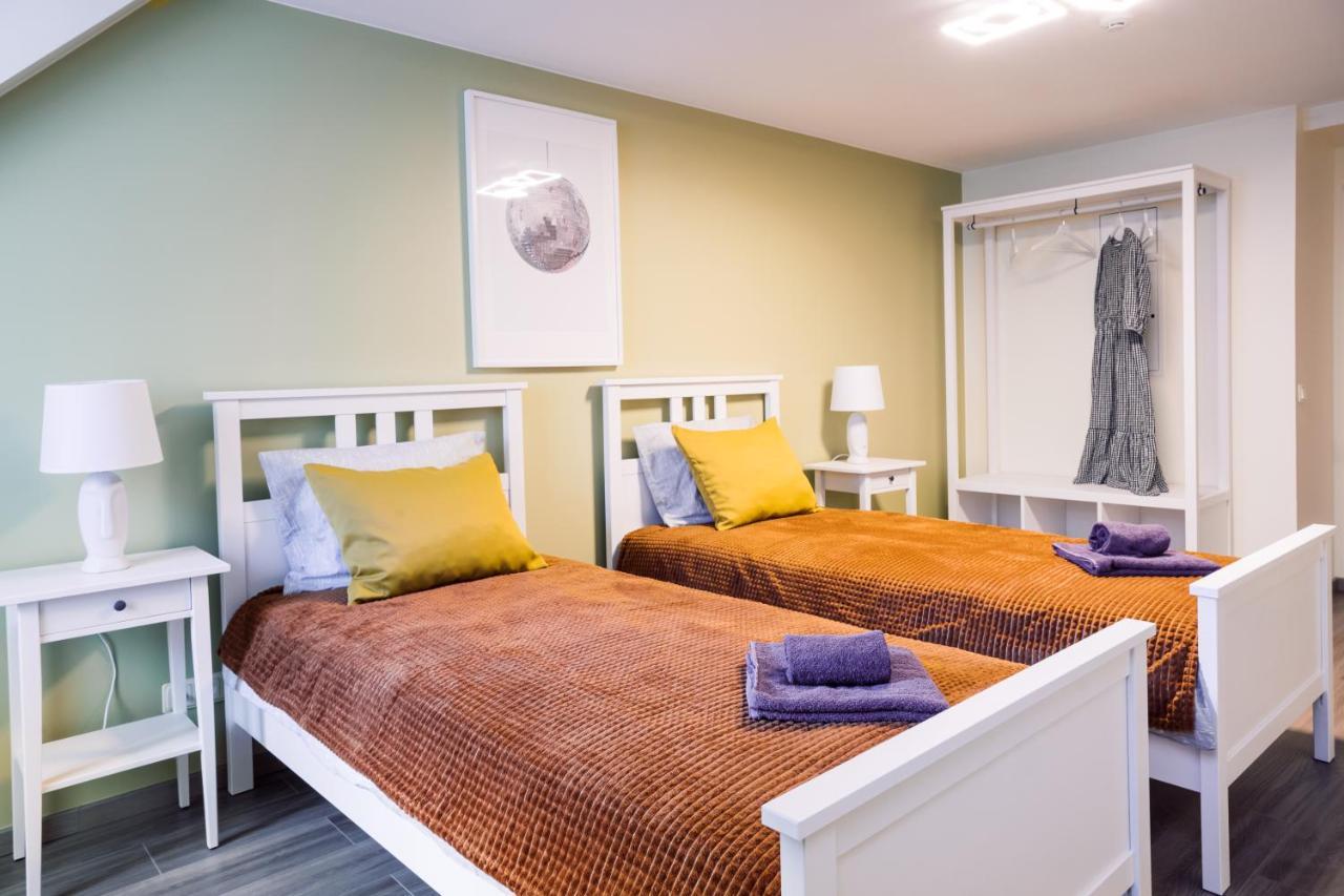 Rothko Apartment/8 Guests/4Bedrooms/Riga Old Town ภายนอก รูปภาพ