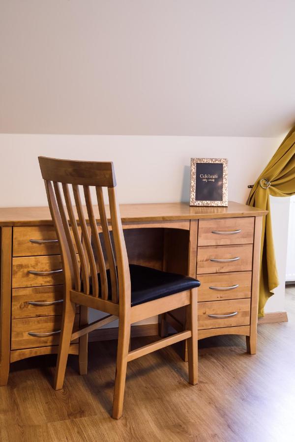Rothko Apartment/8 Guests/4Bedrooms/Riga Old Town ภายนอก รูปภาพ