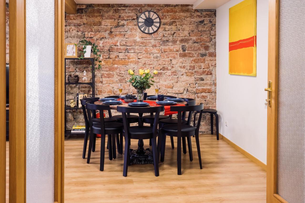 Rothko Apartment/8 Guests/4Bedrooms/Riga Old Town ภายนอก รูปภาพ