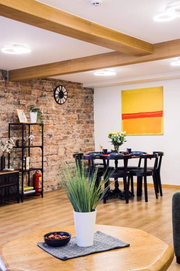 Rothko Apartment/8 Guests/4Bedrooms/Riga Old Town ภายนอก รูปภาพ